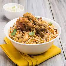 401 Chicken Biryani<br><br>Basmati-Reis mit Gemüse und gebratenem Hähnchenbrustfilet Basmati rice with fried chicken breast filet