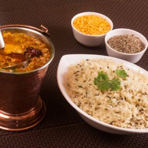 424 Dal Channa<br><br>Gelbe Linsen gekocht in Butter mit Ingwer, Tomaten, Knoblauch und Gewürzen Yellow lentils cooked in butter with garlic, tomatoes and spices